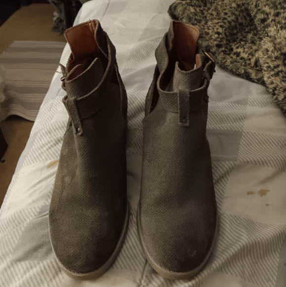 TARA M KEEGAN ANKLE BOOTS - Picture 2 of 12